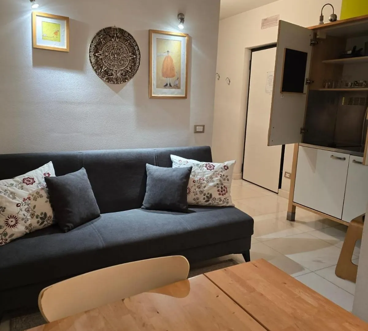 Residence Maison Raha Marina di Massa Ιταλία