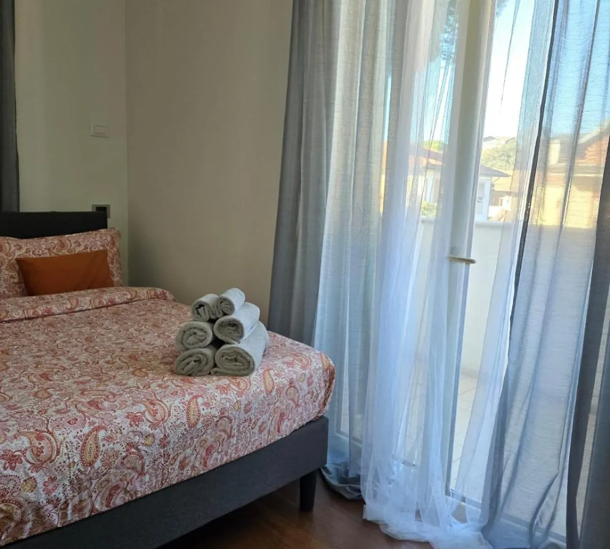 Residence Maison Raha Marina di Massa 0*,