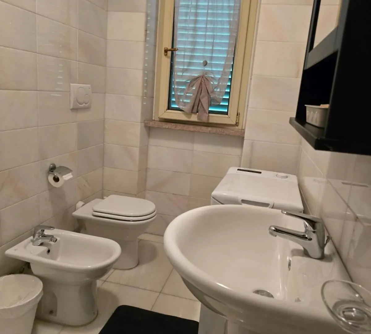 Residence Maison Raha Marina di Massa 0*,  Italy