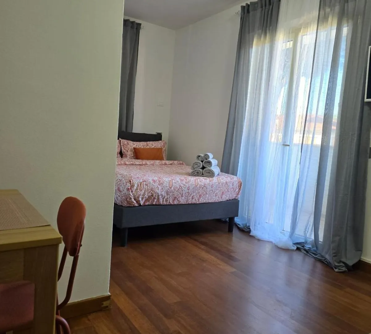 Residence Maison Raha Marina di Massa Apartment